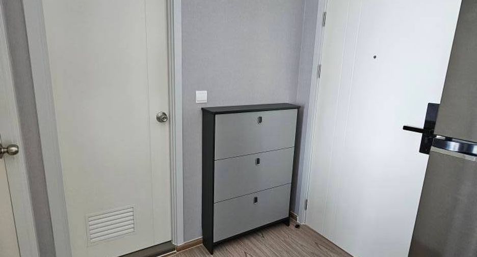 For rent 2 bedrooms condo in Bang Kapi, Bangkok