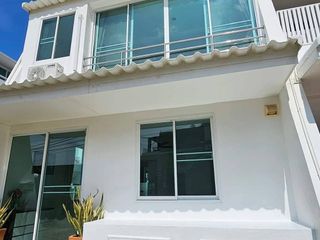 Reihenhaus zur Miete mit 4 Zimmer in Bang Lamung, Chonburi