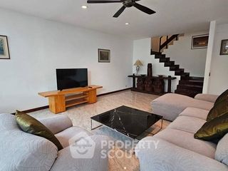 Reihenhaus zur Miete mit 4 Zimmer in Bang Lamung, Chonburi