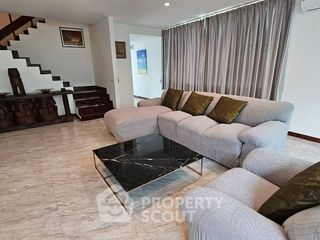 Reihenhaus zur Miete mit 4 Zimmer in Bang Lamung, Chonburi