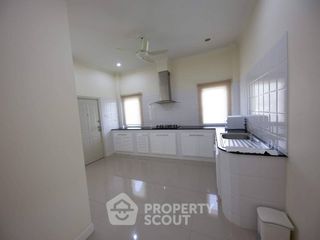 For rent 5 bedrooms house in Bang Lamung, Chonburi