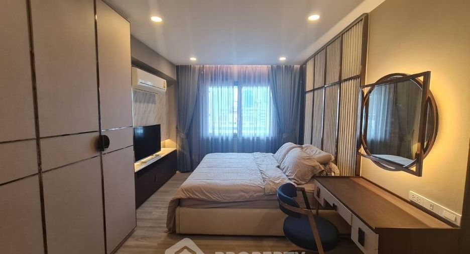For rent 3 bedrooms condo in Watthana, Bangkok