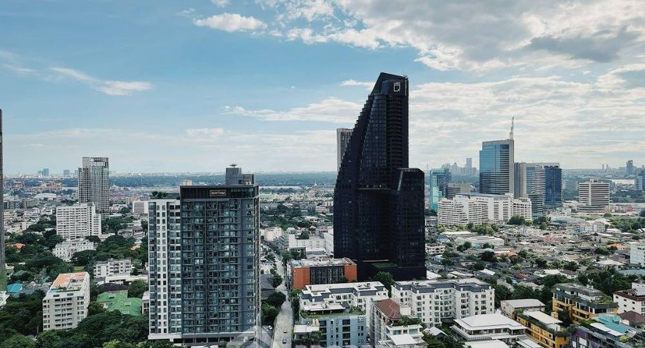 For rent 1 bed condo in Khlong Toei, Bangkok