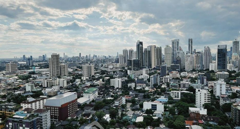 For rent 1 bed condo in Khlong Toei, Bangkok