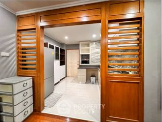 For rent 2 bedrooms condo in Yan Nawa, Bangkok