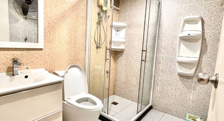 For rent 2 bedrooms condo in Yan Nawa, Bangkok
