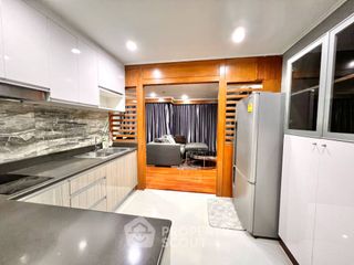 For rent 2 bedrooms condo in Yan Nawa, Bangkok