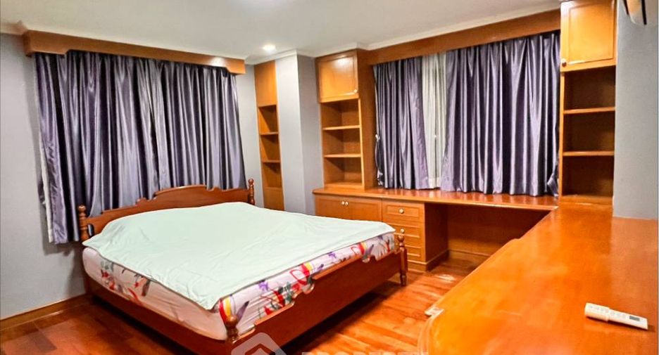 For rent 2 bedrooms condo in Yan Nawa, Bangkok