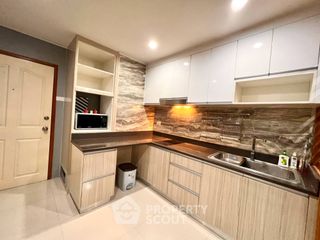For rent 2 bedrooms condo in Yan Nawa, Bangkok