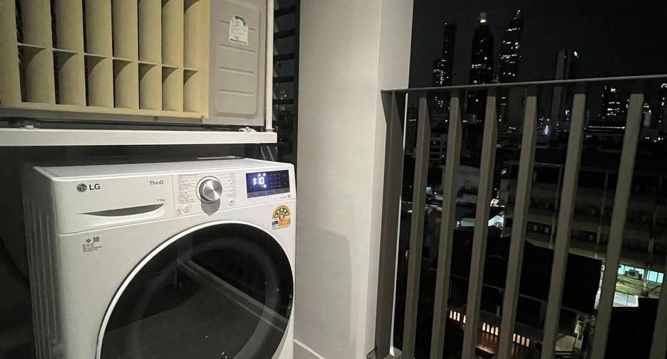Condo en alquiler de 1 habitaciones en Bang Rak, Bangkok
