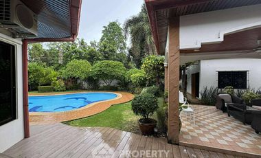 For rent 4 bedrooms villa in Bang Lamung, Chonburi