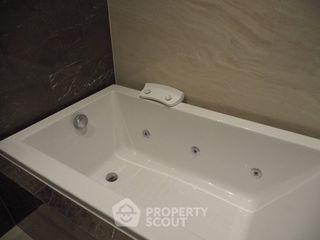 For rent 2 bedrooms condo in Bang Rak, Bangkok