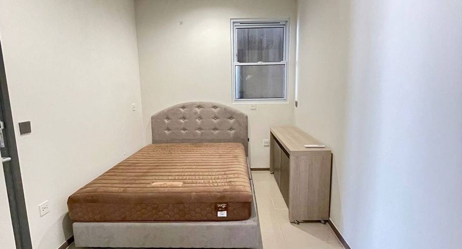 For rent 3 bedrooms condo in Bang Kho Laem, Bangkok