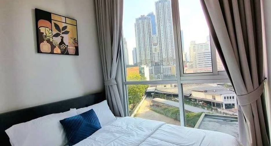 For rent 2 bedrooms condo in Huai Khwang, Bangkok