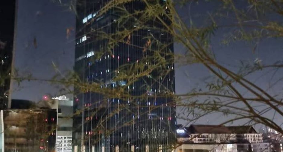 For rent 2 bedrooms condo in Huai Khwang, Bangkok