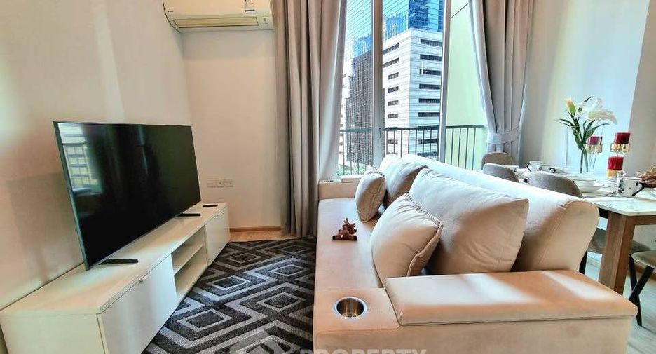 For rent 2 bedrooms condo in Huai Khwang, Bangkok