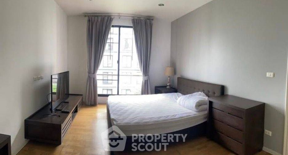 For rent 2 bedrooms condo in Huai Khwang, Bangkok