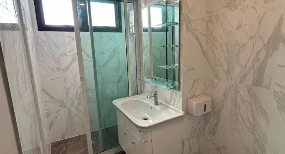 For rent 2 bedrooms condo in Phaya Thai, Bangkok