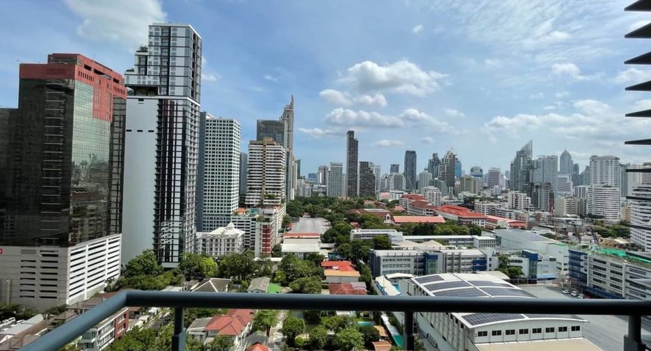For rent 1 bed condo in Watthana, Bangkok