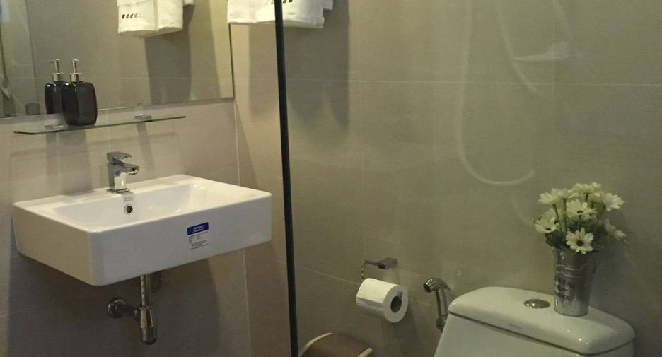 For rent 3 bedrooms apartment in Watthana, Bangkok