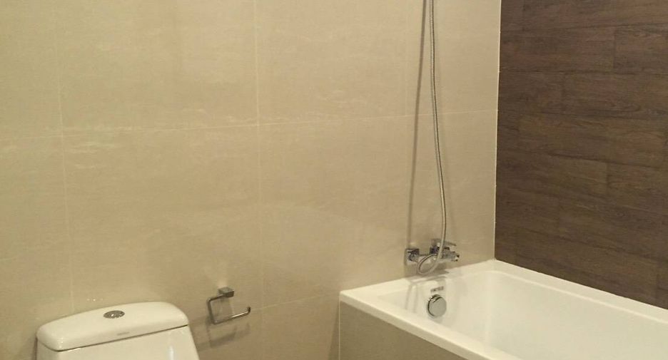 For rent 3 bedrooms apartment in Watthana, Bangkok