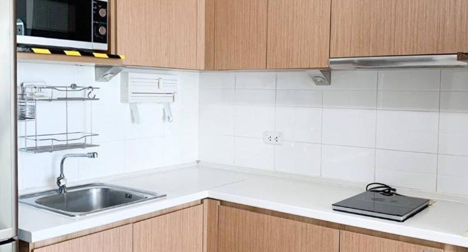 For rent 2 bedrooms condo in Phaya Thai, Bangkok