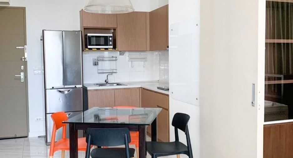 For rent 2 bedrooms condo in Phaya Thai, Bangkok