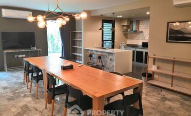 For rent 4 bedrooms condo in Watthana, Bangkok