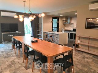 For rent 4 bedrooms condo in Watthana, Bangkok