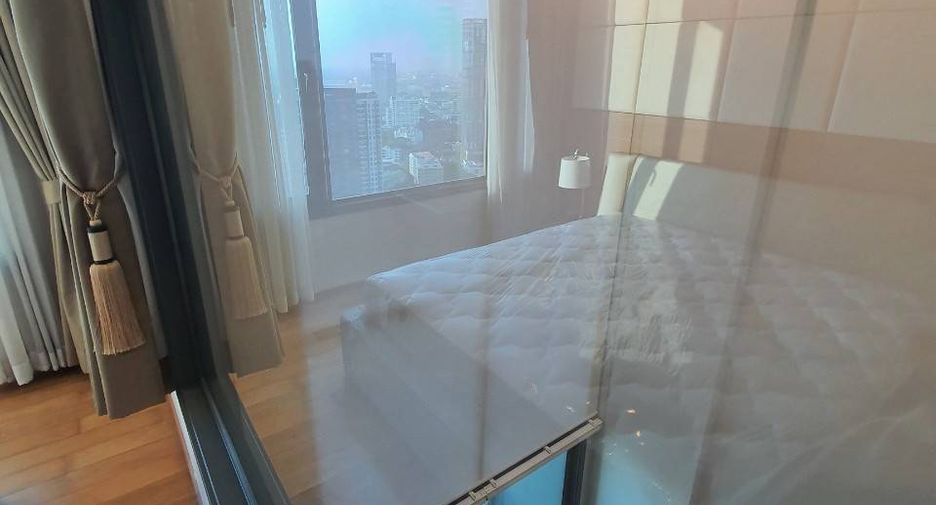 For rent 2 bedrooms condo in Khlong Toei, Bangkok
