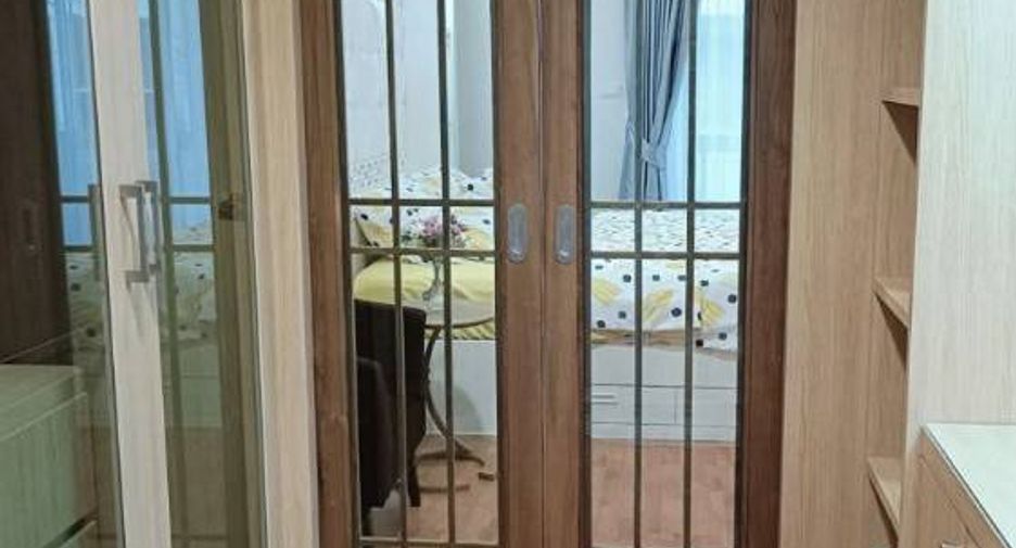 For rent 3 bedrooms townhouse in Lat Krabang, Bangkok