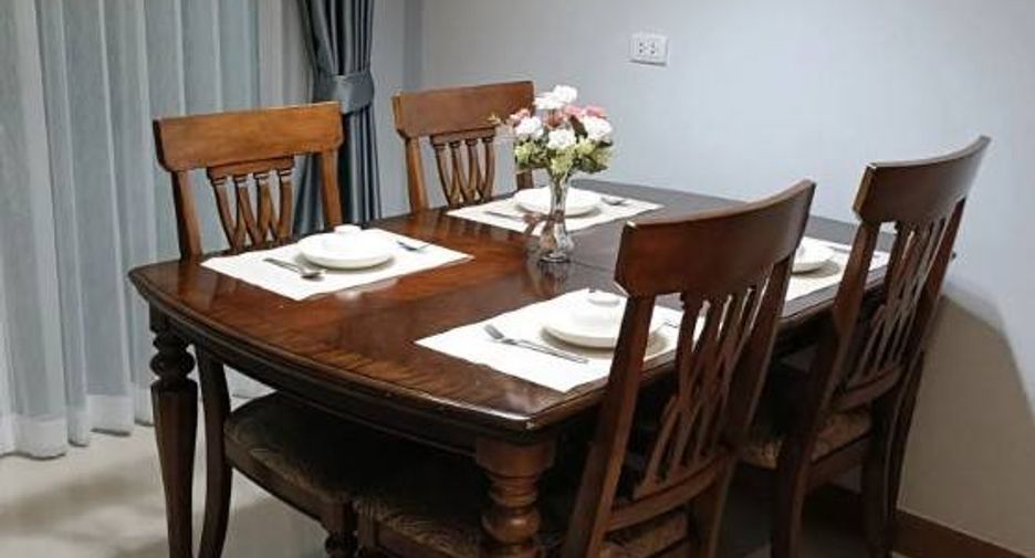 For rent 3 bedrooms townhouse in Lat Krabang, Bangkok
