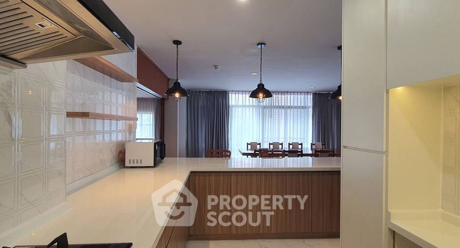 À louer 3 chambres appartement à Pathum Wan, Bangkok