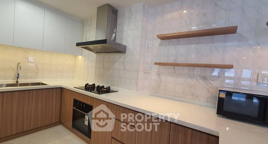 À louer 3 chambres appartement à Pathum Wan, Bangkok