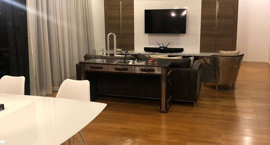 For rent 3 bedrooms condo in Sathon, Bangkok