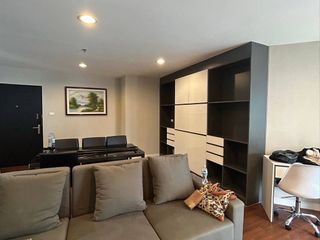 For rent 3 bedrooms condo in Huai Khwang, Bangkok