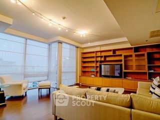 For rent 2 ベッドルーム condo in Pathum Wan, Bangkok