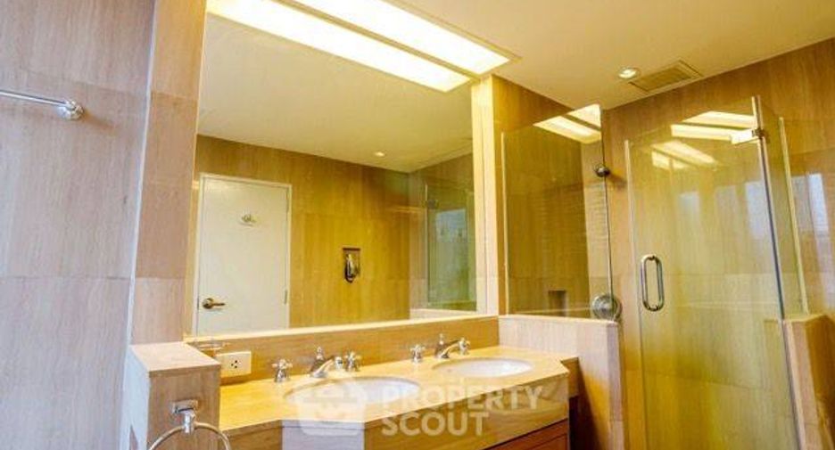 For rent 2 ベッドルーム condo in Pathum Wan, Bangkok