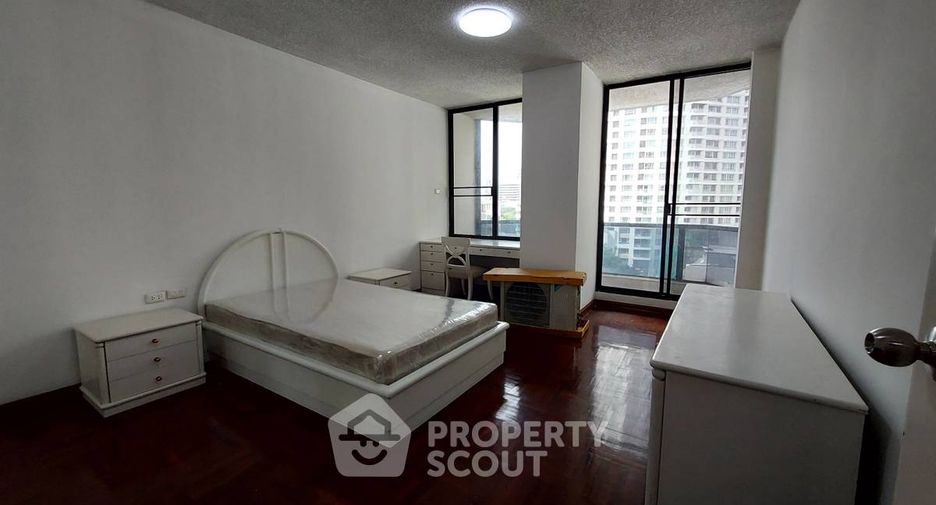Apartment zur Miete mit 3 Zimmer in Pathum Wan, Bangkok