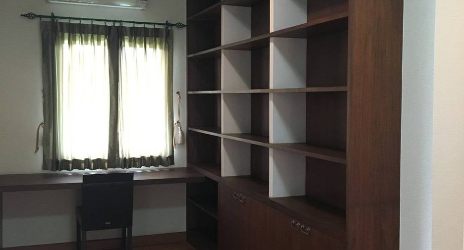 For rent 3 bedrooms house in Prawet, Bangkok