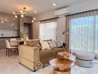 For rent 4 bedrooms house in Bang Kapi, Bangkok