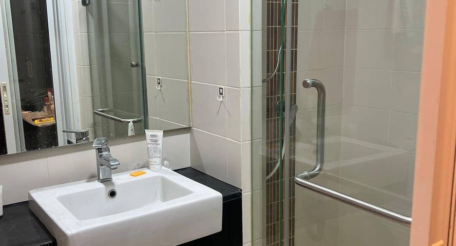For rent 2 bedrooms condo in Ratchathewi, Bangkok
