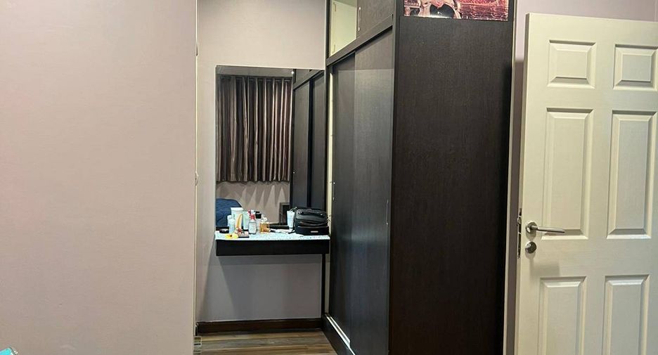 For rent 2 bedrooms condo in Ratchathewi, Bangkok
