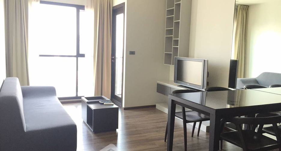 Condo en alquiler de 2 habitaciones en Khlong Toei, Bangkok