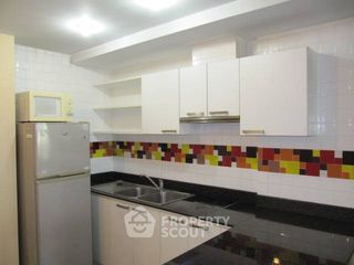 For rent 2 bedrooms condo in Phaya Thai, Bangkok