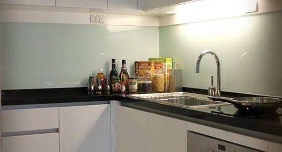 For rent 2 bedrooms condo in Khlong Toei, Bangkok