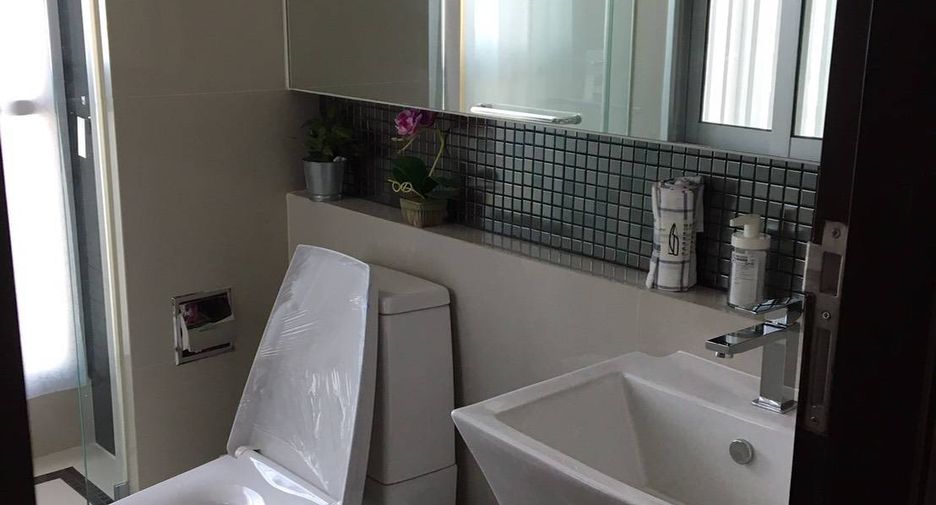 For rent 1 bed condo in Sathon, Bangkok