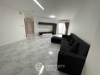 For rent 3 bedrooms condo in Yan Nawa, Bangkok