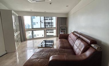 For rent 3 bedrooms condo in Khlong Toei, Bangkok