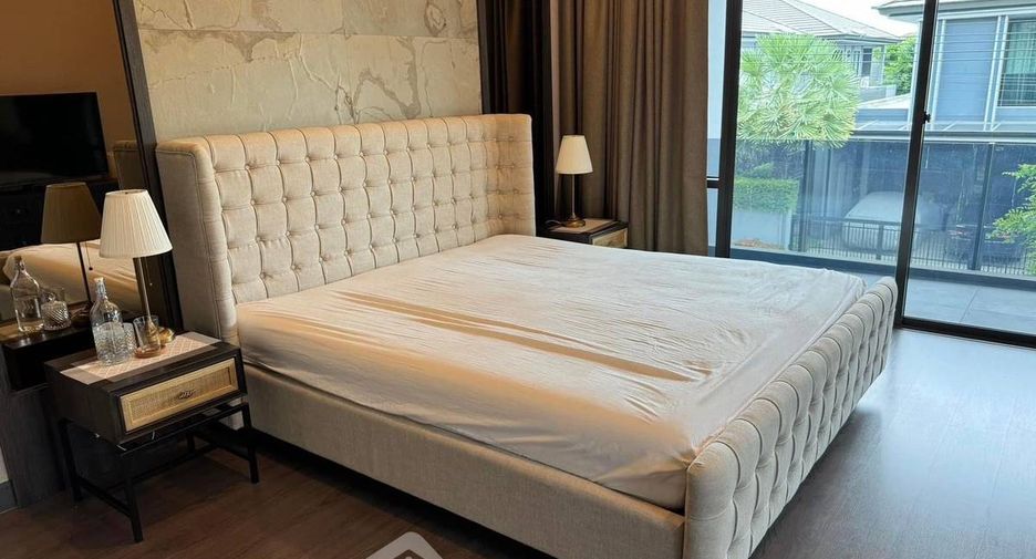 For rent 4 bedrooms house in Bang Kapi, Bangkok